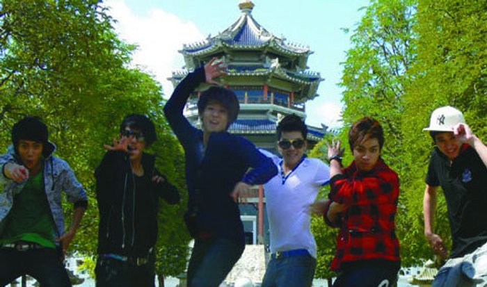 หนุ่มๆ ‘X.I.S' รวมพลซ่าส์! ตะลุยเที่ยวมันส์ๆ ฮอร์สชู พอยท์ พัทยา