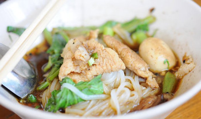 ก๋วยเตี๋ยวเรือนายหงอก ชิมก๋วยเตี๋ยวเรือรสเด็ด