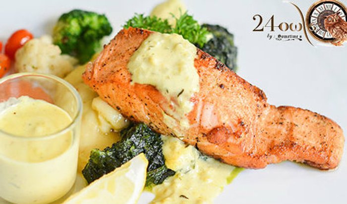 24 อาวส์ อร่อย 24 ชั่วโมง พร้อมเสิร์ฟอาหารฟิวชั่นตลอดทั้งวัน 