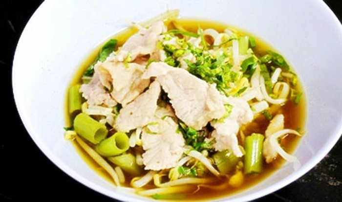 ก๋วยเตี๋ยวหมูเลียงพระยาตรัง อร่อยสไตล์คนจันท์