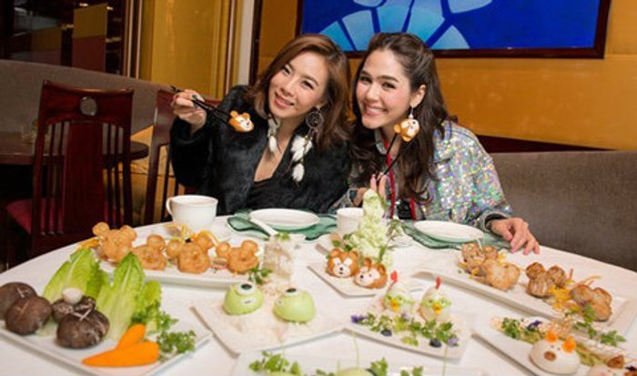 อิ่มอร่อยฟินเว่อร์ไปกับชมพู่ อารยา และ คริส หอวัง กับเมนูสุดโดนที่ฮ่องกงดิสนีย์แลนด์