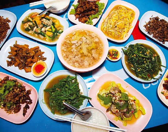 ข้าวต้มนายเจือ ความเก๋าที่มาแล้วไม่กินถือว่าตกสวรรค์