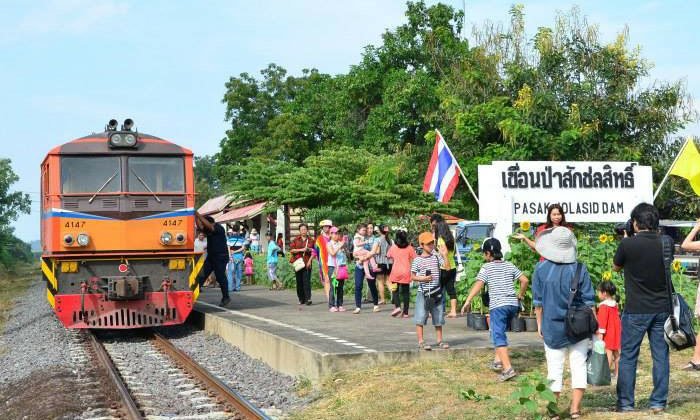 การรถไฟฯ จัดเดินขบวนรถนำเที่ยวเขื่อนป่าสักชลสิทธิ์ ตามรอยพระบาท ร.9