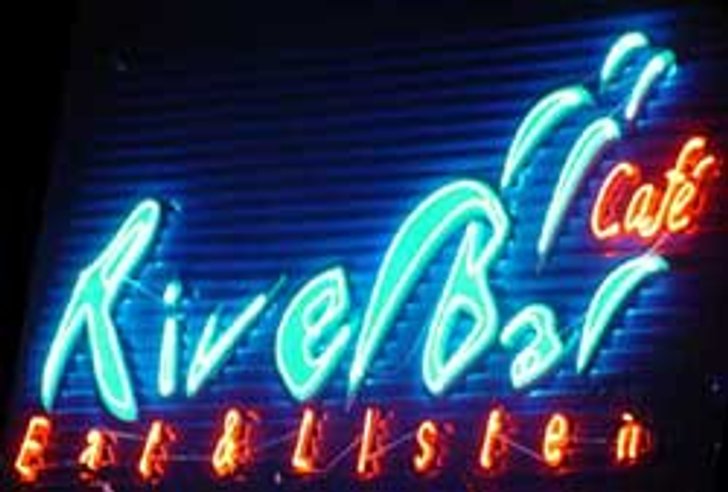 River Bar Cafe' : Eat & Listen