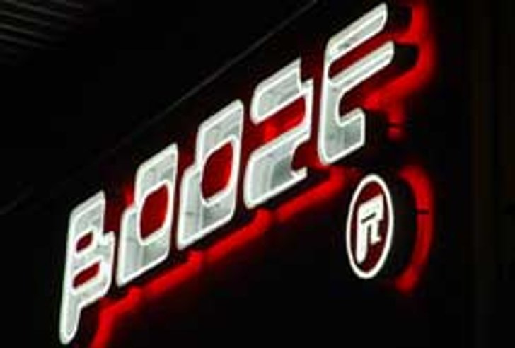 ส้มซ่าพาท่องราตรีที่ Booze ทองหล่อ