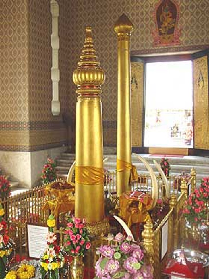ไหว้ศาลหลักเมือง เสริมหลักชัยให้กับชีวิต