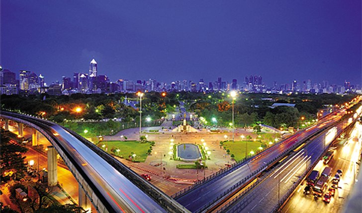 "SILOM road"