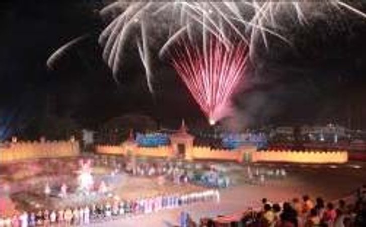 อนุสรณ์ดอนเจดีย์และงานกาชาด จ.สุพรรณบุรี ปี 2554
