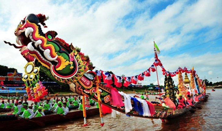 ร่วมสืบสานงานประเพณีแข่งเรือจังหวัดน่าน