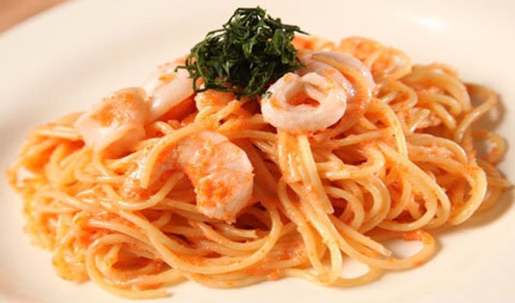 เอ้าท์-เตอร์ รูม ค่าเฟ่ แอน บาร์ พักผ่อนเติมความสุขในร้านอร่อย