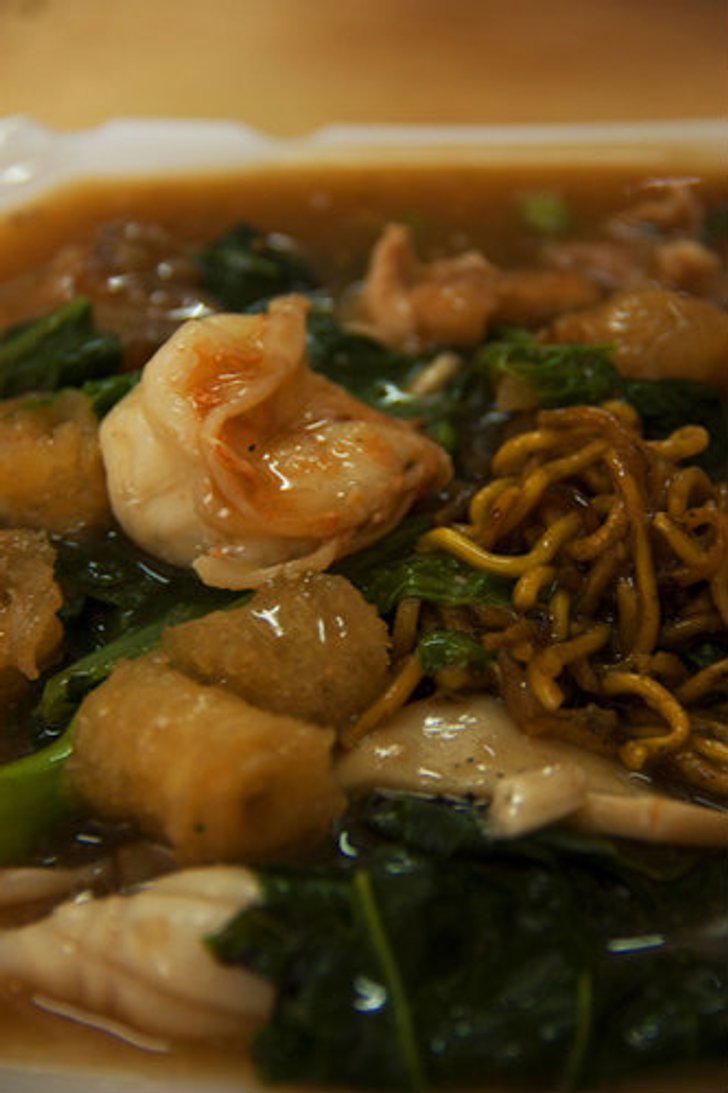 ราดหน้าจัดหนักที่ "ร้านนำรส"