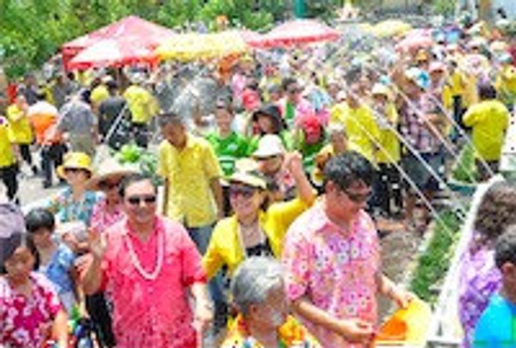 สงกรานต์ 2555 รวมสถานที่เล่นน้ำสุดสนุก! (ภาคอีสาน)