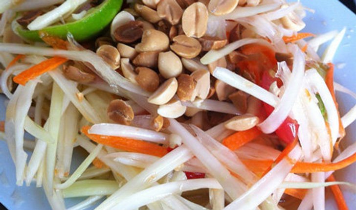 ส้มตำนายดอม (เจ้าเก่า) อาหารอีสานรสเด็ด แซบสุดคุ้ม!