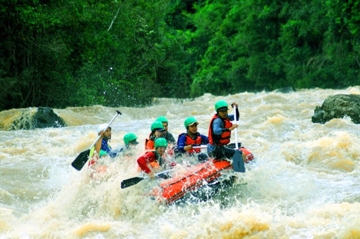 ผจญภัยกับกิจกรรมล่องแก่งลำน้ำสาน อ. ภูเรือ จ.เลย