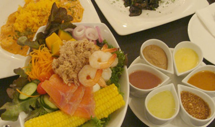 เฟรชบ็อกส์สลัดคาเฟ่ ร้านสลัดของผีอีแพง นุ่น-ศิรพันธ์ วัฒนจินดา