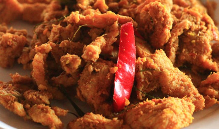 ข้าวแกงปักษ์ใต้เจ๊ตา จ. ปราจีนบุรี แค่เห็นก็หิวแล้ว!