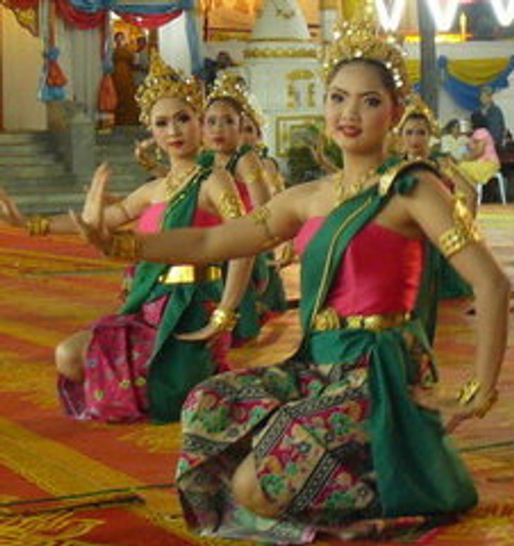 เชิญร่วมงาน "นมัสการพระแท่นศิลาอาสน์ ประจำปี2556"