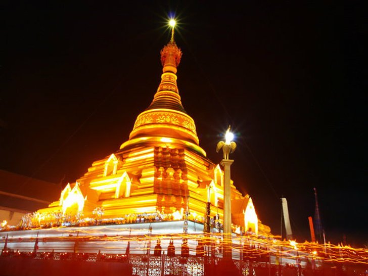 วันเพ็ญเดือนมาฆะ นบพระเมืองกำแพง