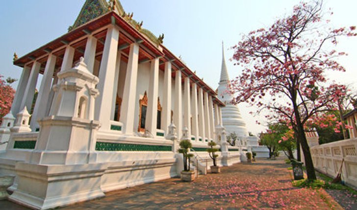 วัดเฉลิมพระเกียรติ ใกล้กรุงเทพฯ แค่นิดเดียว
