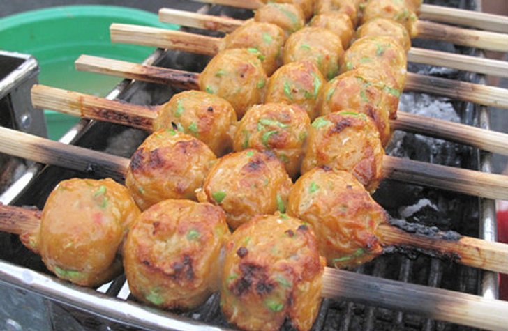 ชม ชิม แชะ อาหารพื้นบ้าน ขนมพื้นเมืองในงาน หัวหินรำลึก