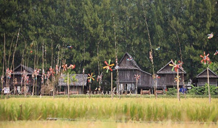 ตามรอย สุภาพบุรุษจุฑาเทพ