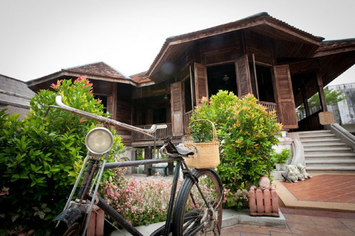 เยื่อนถิ่นลิกอร์ ชมนครหัตถศิลป์