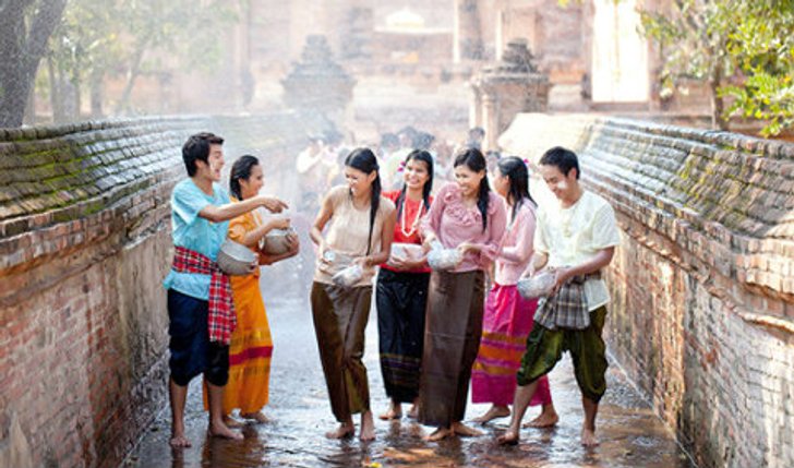 10 ที่เที่ยวเล่นน้ำสงกรานต์สุดฮิตปี 2557