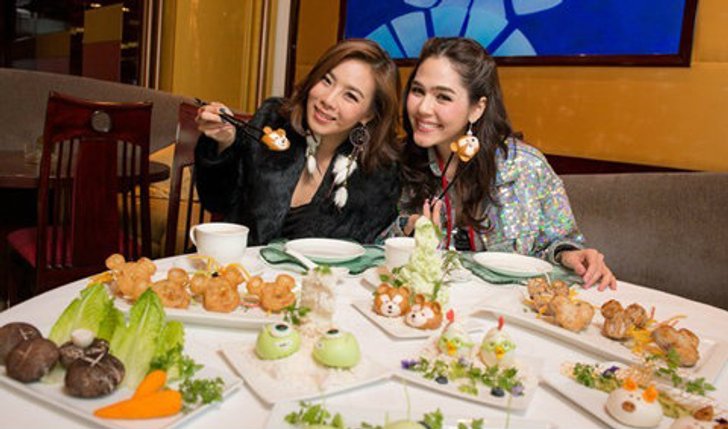 อิ่มอร่อยฟินเว่อร์ไปกับชมพู่ อารยา และ คริส หอวัง กับเมนูสุดโดนที่ฮ่องกงดิสนีย์แลนด์