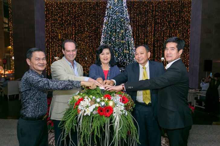โรงแรมฮิลตัน หัวหิน รีสอร์ท แอนด์ สปา จัดงาน “เปิดไฟต้นคริสต์มาส”