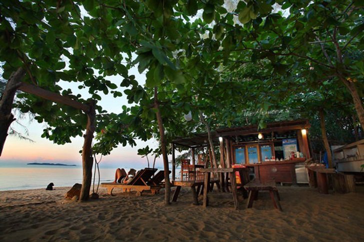 Slow Life ณ บางสะพาน บ้านกรูด และ The Theatre Villa
