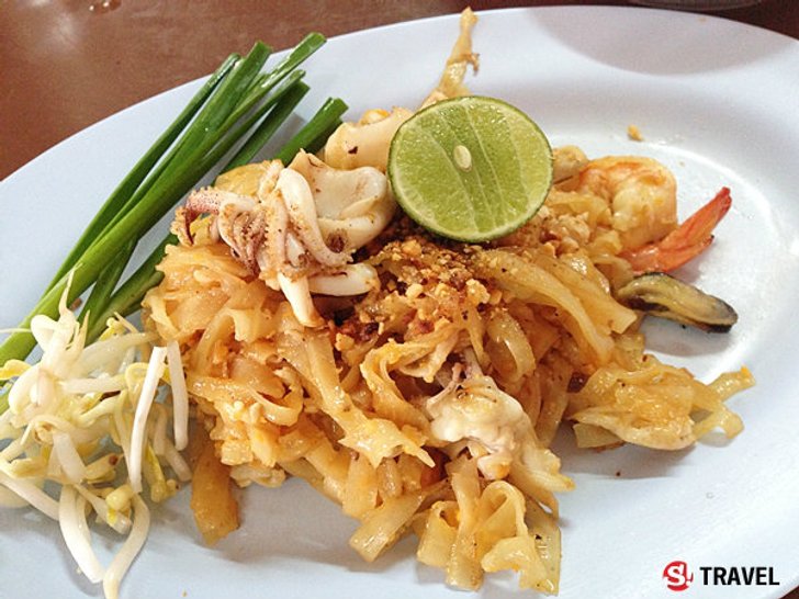 "ผัดไทยท่ายาง" สุดยอดตำนาน..ของดีเมืองเพชรบุรี