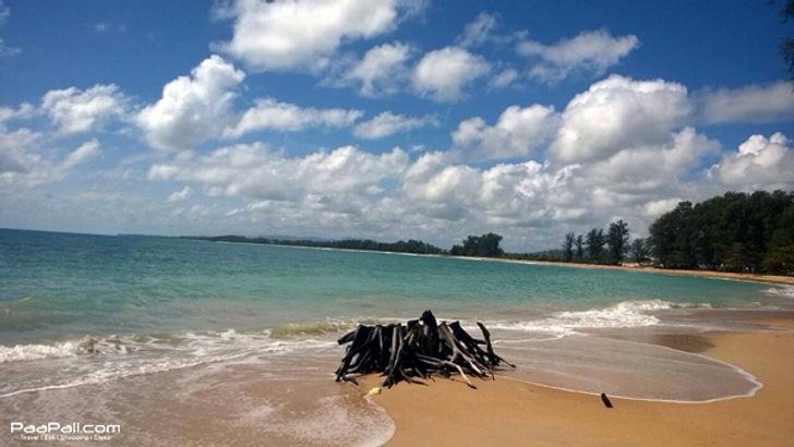 เดินเล่น “หาดในยาง” หาดส่วนตัวใกล้สนามบินภูเก็ต