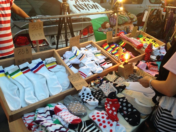 "9 ตลาดนัด" สวรรค์ของนักช้อปของถูกและดี