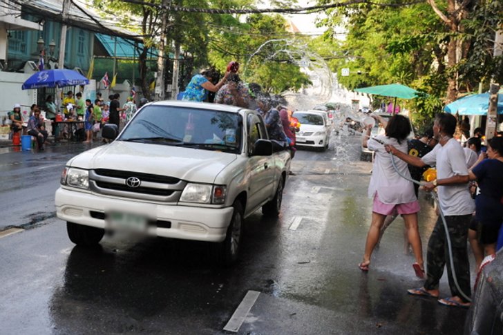 ปักหมุด! จุดไหนของประเทศไทย 'ห้ามใช้รถกระบะ' เล่นน้ำสงกรานต์
