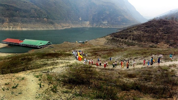 สรงน้ำพระธาตุเมืองสร้อย เมืองร้างใต้บาดาลทะเลสาบแม่ปิง