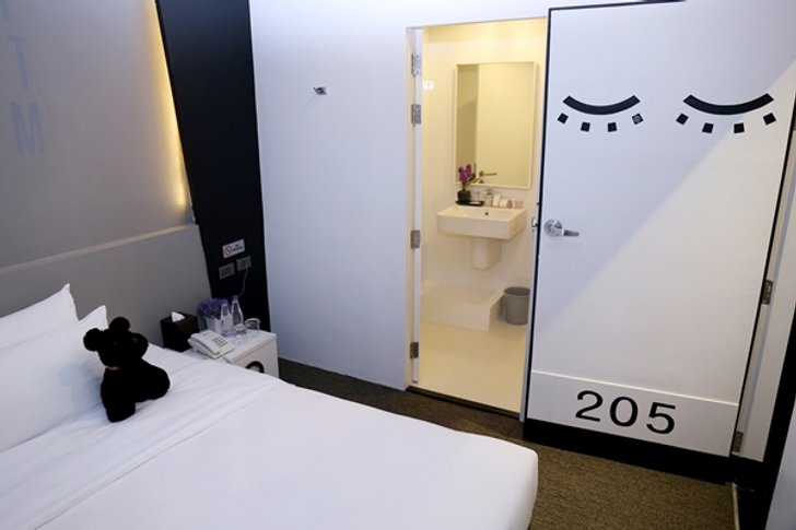 พาทัวร์ ‘แคปซูน โฮเทล’ ที่พักแนวใหม่ในสนามบิน “Sleep Box”