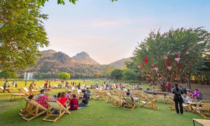 The Village Farm To Cafe' คาเฟ่บรรยากาศสุดโรแมนติก ท่ามกลางขุนเขาเมืองกาญ