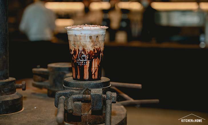 Eastern Glass คาเฟ่สุดเท่ในโรงงานแก้วทำมือเก่าแก่ย่านบางแค