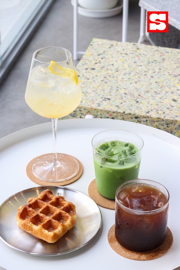 line_album_1865_220801_10_0