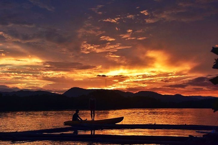 ที่พักกาญจนบุรี Sweet Home Floating House