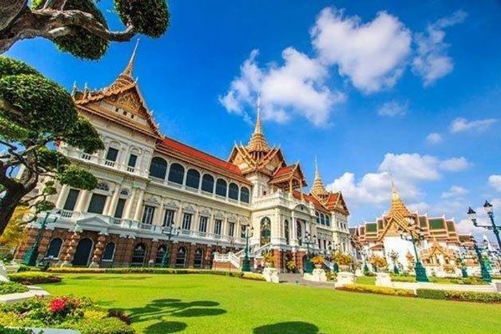 6 พระราชวัง วัง และพระตำหนักสำคัญ สถานที่แห่งความผูกพันของ ในหลวง ร.9