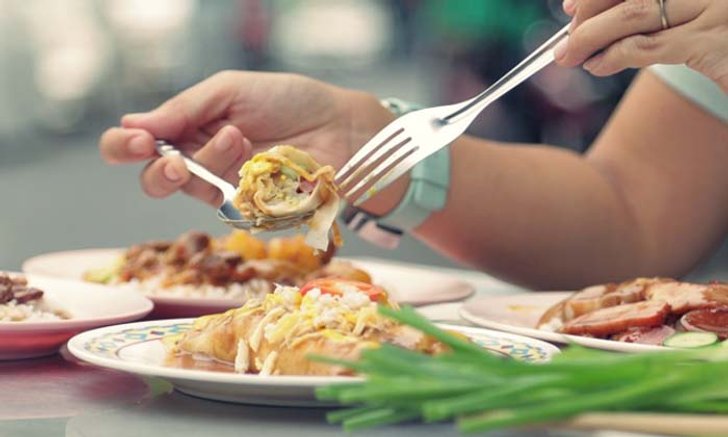 Make Awake Travel Story เลาะพากินร้านเด็ดย่าน 3 แพร่ง