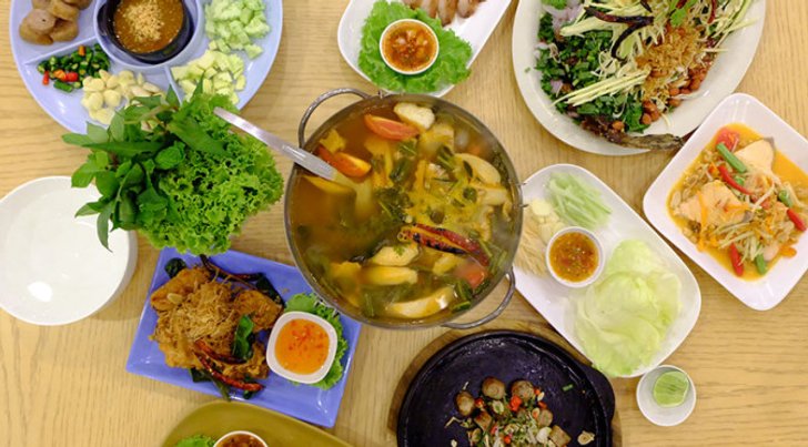 "ตำ ณ ดาว" อร่อยแบบครบรส ไทย-อีสาน-เวียดนาม+ของหวานอร่อยน้ำตาไหล (^0^)/ ปุ๋ย (@palouis)