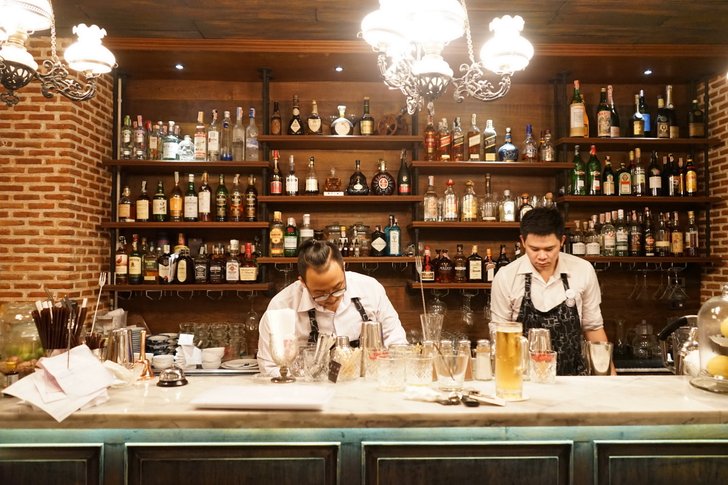ร้านอาหารใต้ที่ภูเก็ต - บรรยากาศดี ดนตรีสด อาหารอร่อย