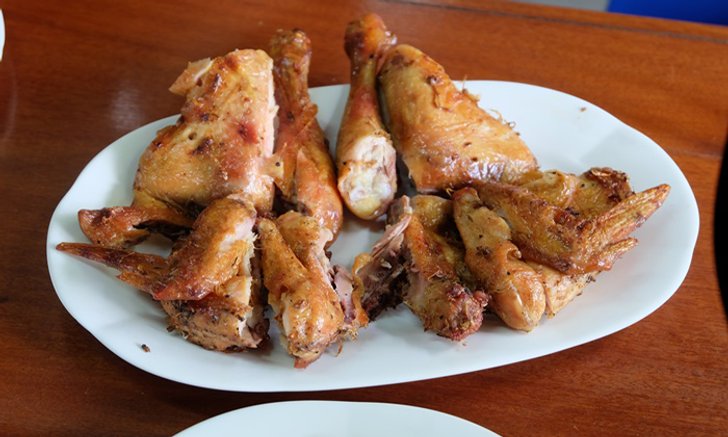 ไก่ย่างอร่อยสุดแซ่บของขึ้นชื่อย่านพระราม 9 “พระราม 9 ไก่ย่าง”