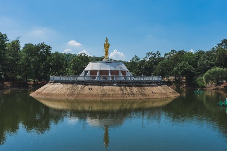 วัดไกลกังวล วัดสวยสุดอลังการแห่งชัยนาท
