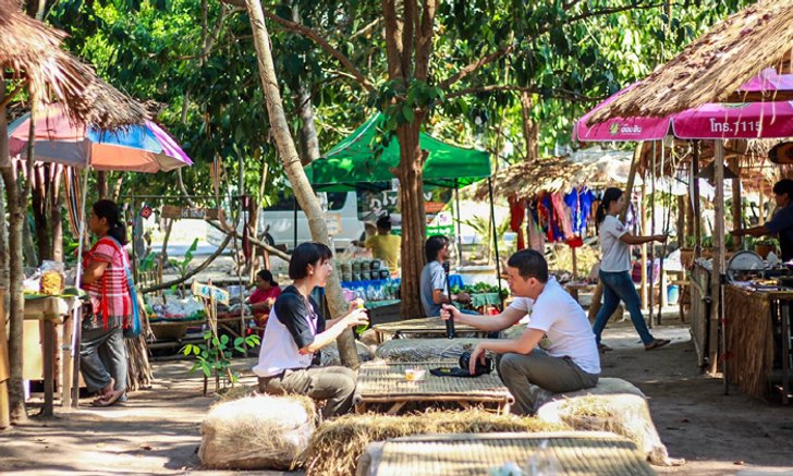 ตลาดซาวไฮ่ อุทัยธานี ศูนย์รวมสินค้าเกษตรอินทรีย์และงานคราฟต์ บรรยากาศสุดน่ารัก