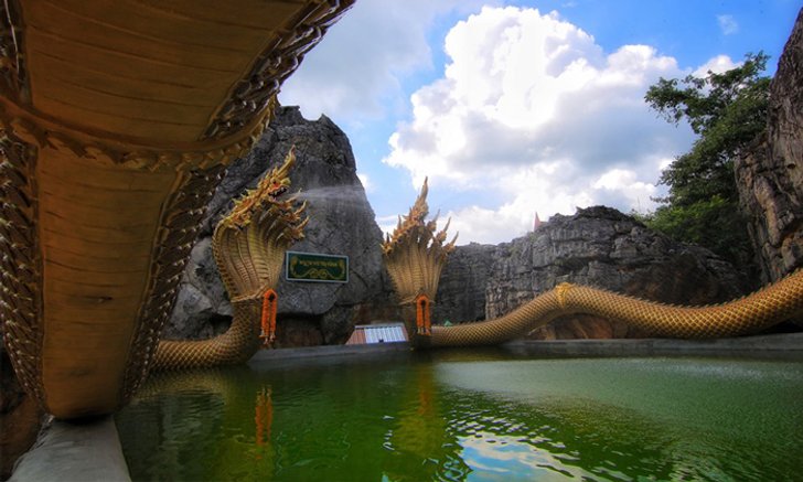 บ่อน้ำพญานาควัดภูตะเภาทอง สวยงามอลังการ