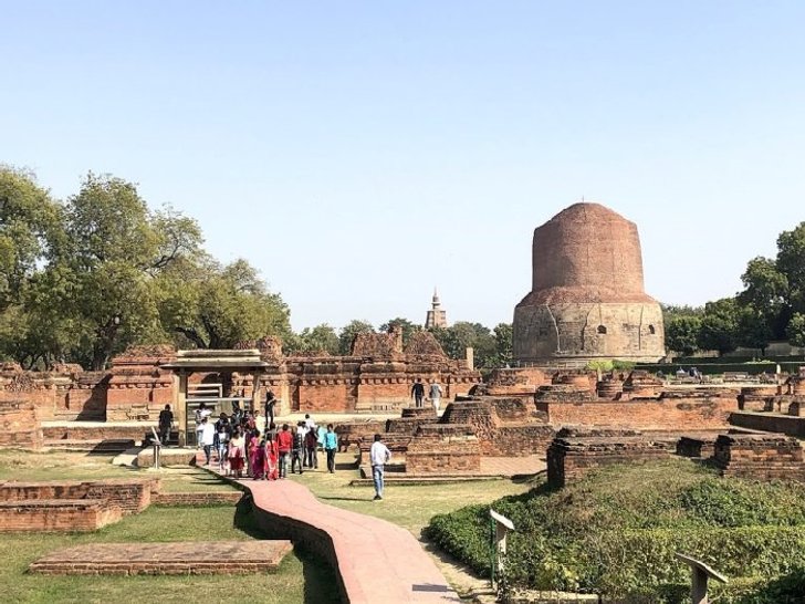 dhamek_stupa_in_varanasi-768x