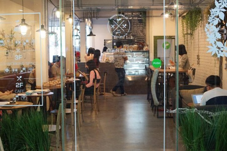 12473601_576448532509977_2078